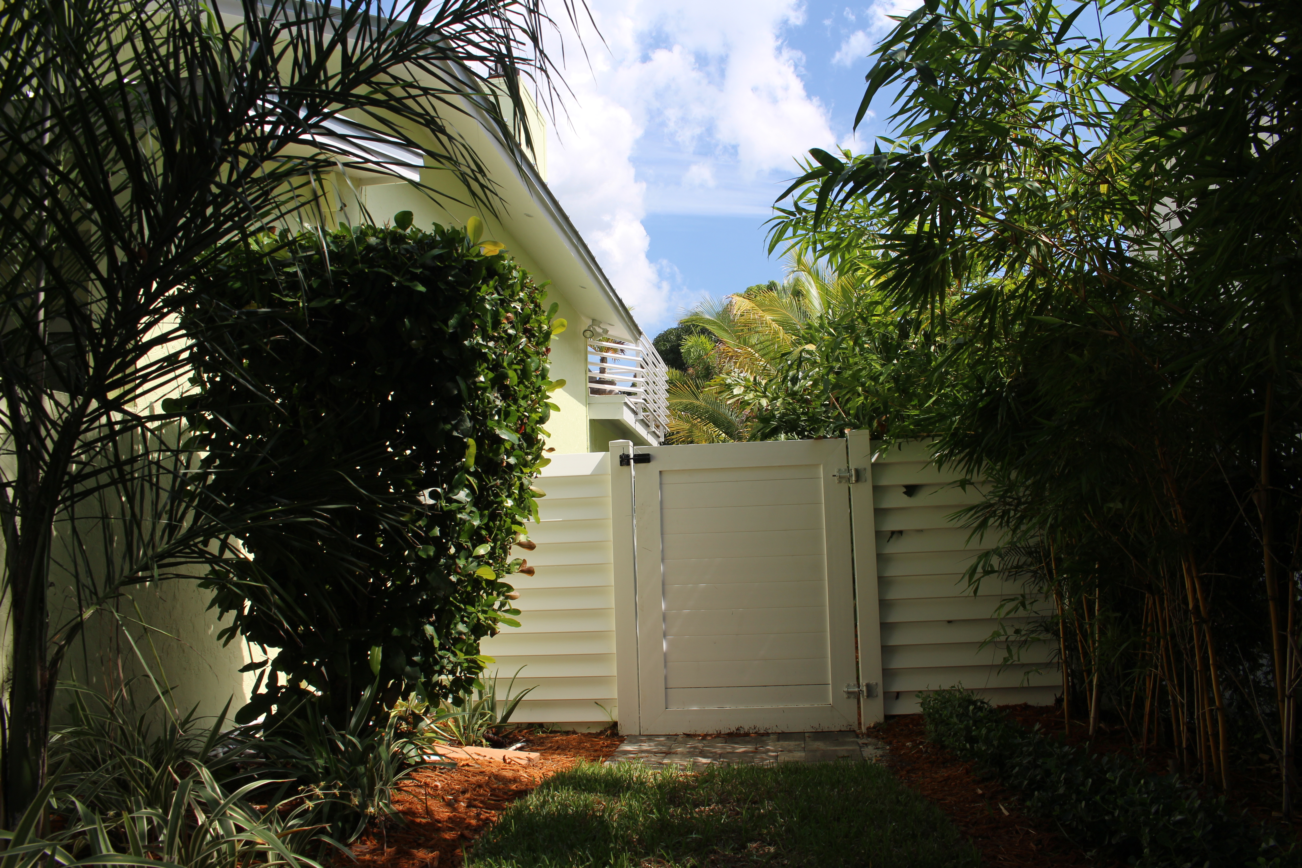 PVC-fence-installation-in-Cape-Coral