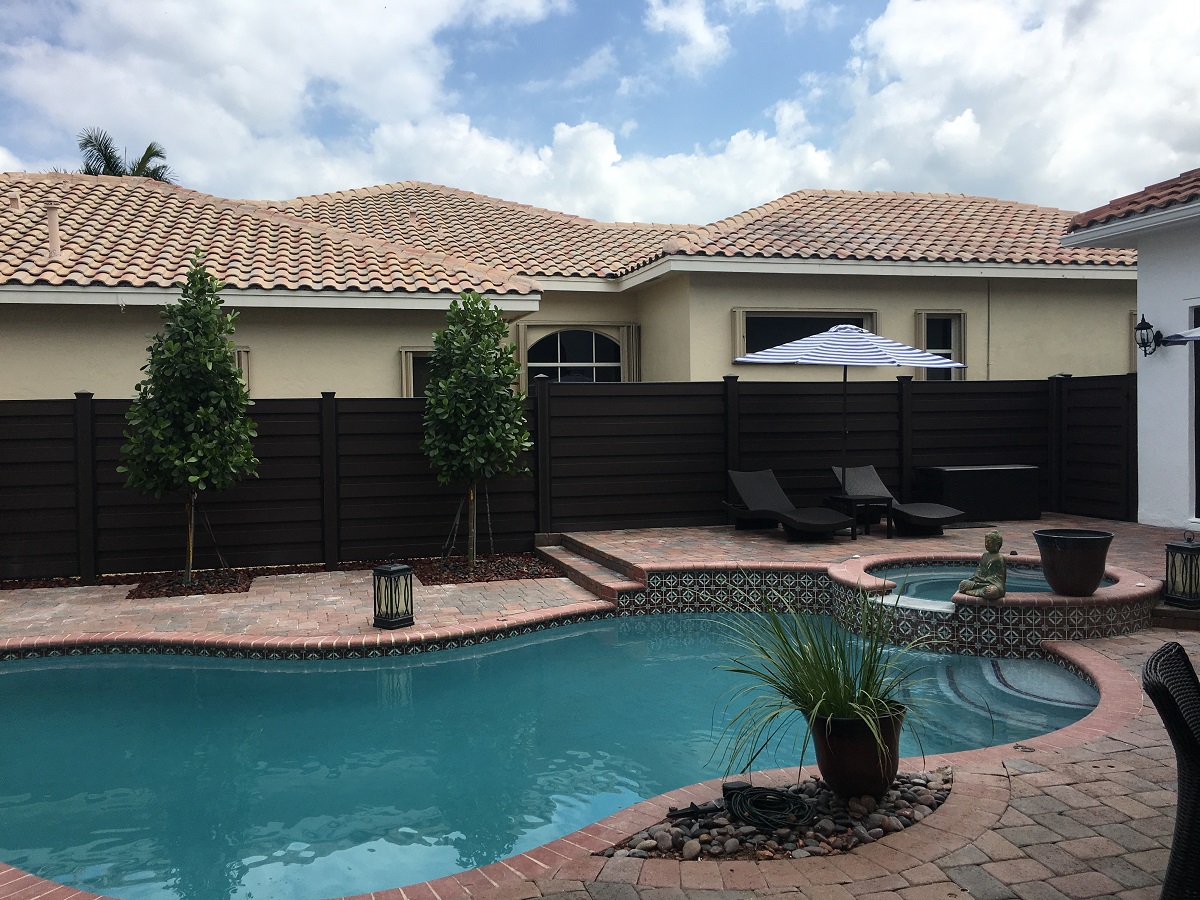 fence-installation-contractor-Cape-Coral-Florida